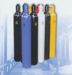 Steel gas cylinder